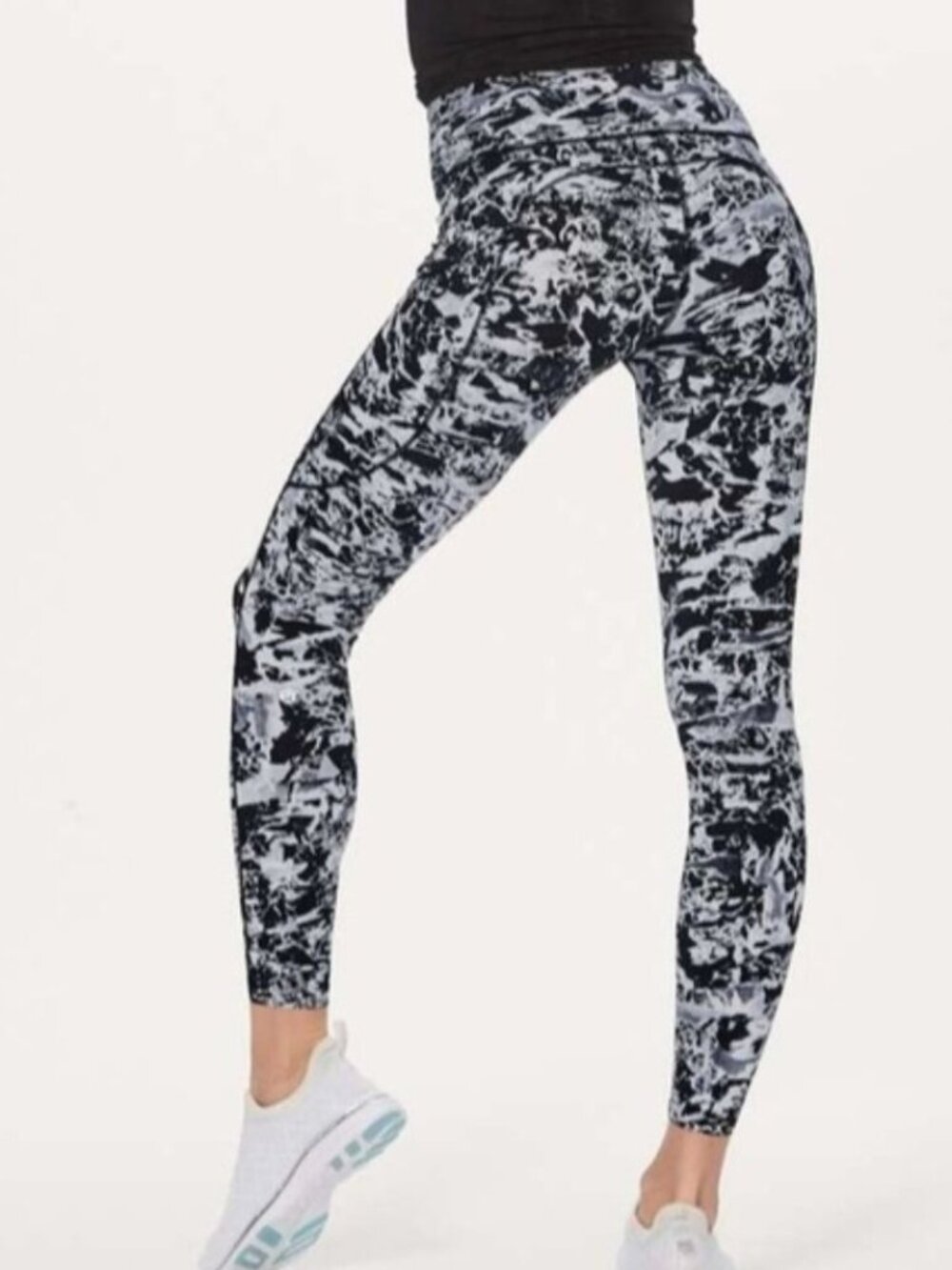 Lululemon Fast & Free Leggings Black & White